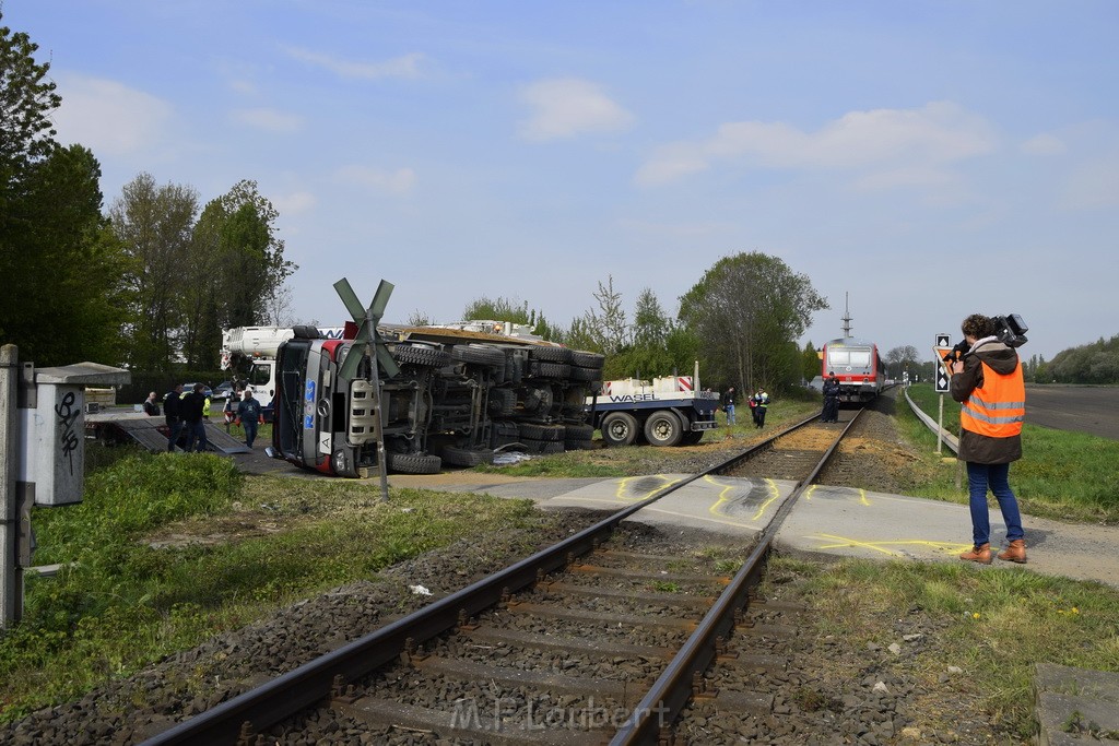 Schwerer VU LKW Zug Bergheim Kenten Koelnerstr P411.JPG - Miklos Laubert